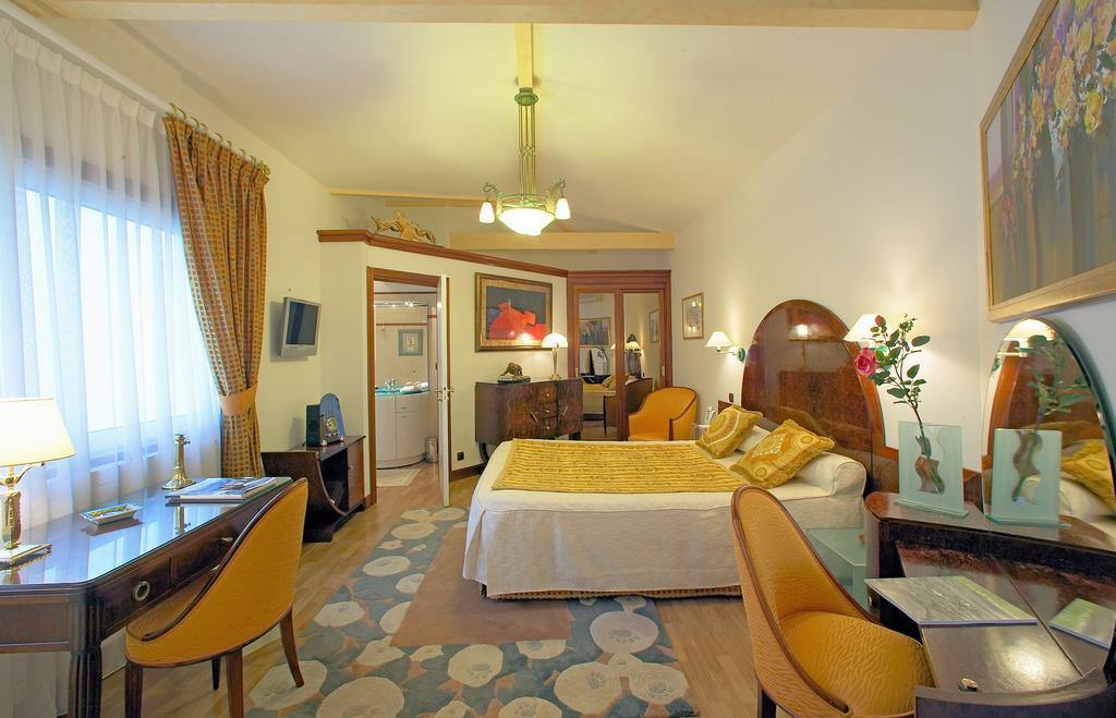 Hôtel Parc Victoria Saint-Jean-de-Luz Quarto foto